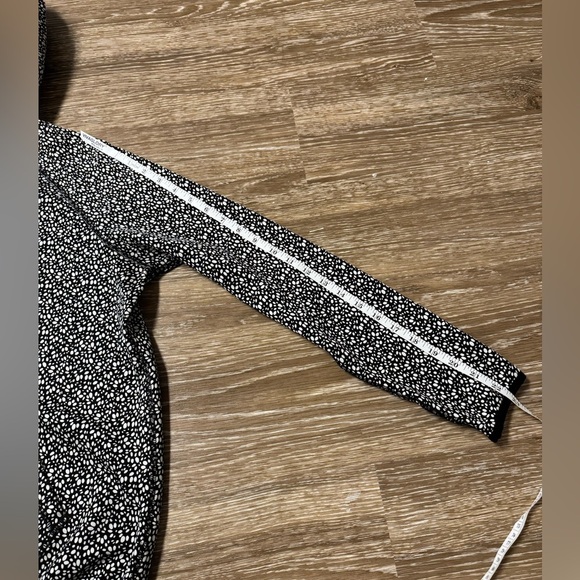 Nike Women's Therma Fit Fleece Lined Hoodie w Front Pocket Size M Petal Pattern - Picture 12 of 12